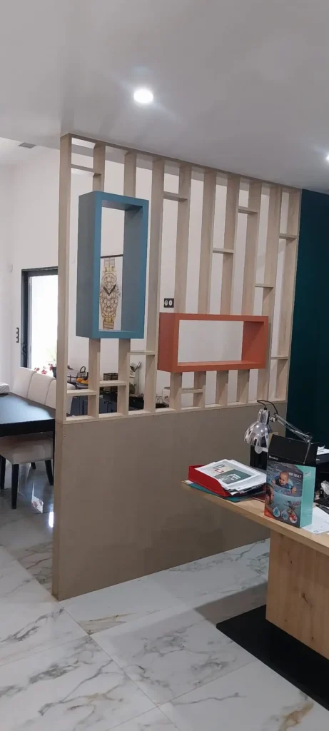 Crea Cuis'In - Aménagement intérieur sur mesure : comment structurer vos espaces avec élégance - Création de cuisines, salles de bains, meubles sur mesure Crea Cuis'In Narbonne création claustra réel vue 1